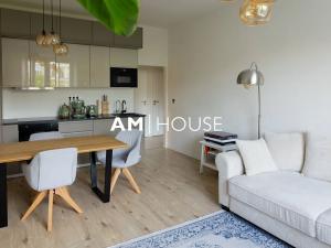 Pronájem bytu 2+kk, Praha - Holešovice, Osadní, 58 m2