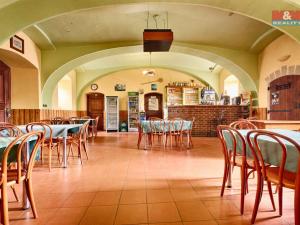 Prodej restaurace, Studená, Tyršova, 879 m2