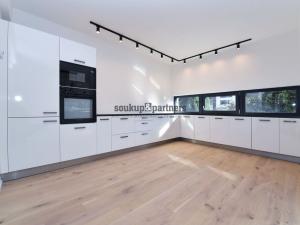 Pronájem rodinného domu, Praha - Háje, V Hájích, 220 m2