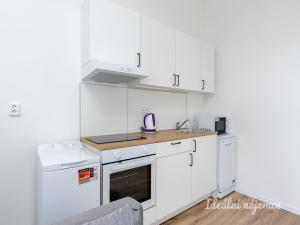 Pronájem bytu 2+kk, Praha - Kyje, Za černým mostem, 37 m2