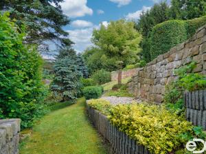 Prodej rodinného domu, Úpice - Radeč, 250 m2