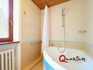 Prodej bytu 3+1, Úvaly, Nerudova, 75 m2