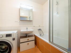 Prodej bytu 2+kk, Praha - Háje, Jurkovičova, 60 m2