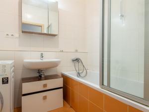 Prodej bytu 2+kk, Praha - Háje, Jurkovičova, 60 m2