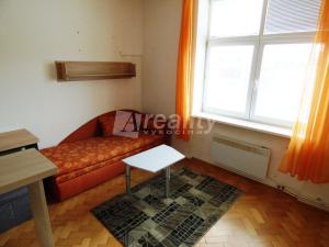 Pronájem bytu 1+kk, Náměšť nad Oslavou, 25 m2