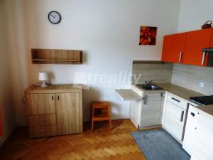 Pronájem bytu 1+kk, Náměšť nad Oslavou, 25 m2
