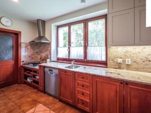 Prodej rodinného domu, Lhota pod Libčany, 200 m2