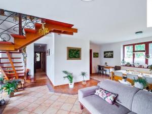 Prodej rodinného domu, Lhota pod Libčany, 200 m2