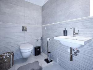 Prodej rodinného domu, Lhota pod Libčany, 200 m2