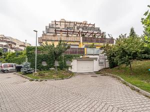 Pronájem garážového stání, Praha - Řeporyje, Wiesenthalova, 24 m2