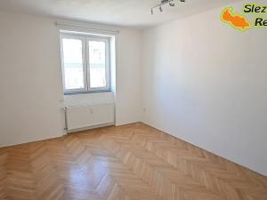Pronájem bytu 3+1, Opava, Krnovská, 78 m2