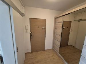 Pronájem bytu 2+kk, Praha - Strašnice, Gutova, 45 m2