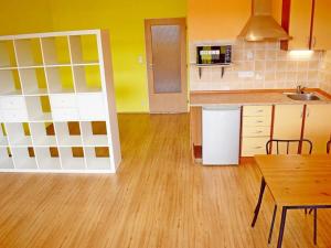 Pronájem bytu 1+kk, Praha - Vysočany, Poděbradská, 50 m2