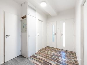 Pronájem bytu 2+1, Praha - Dejvice, U dejvického rybníčku, 56 m2