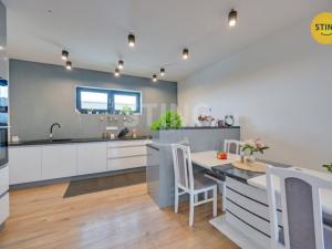 Prodej rodinného domu, Ochoz u Brna, Náves, 183 m2