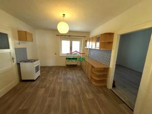 Prodej bytu 2+1, Žatec, Husova, 77 m2