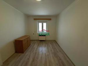 Prodej bytu 2+1, Žatec, Husova, 77 m2