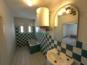 Prodej bytu 2+1, Žatec, Husova, 77 m2