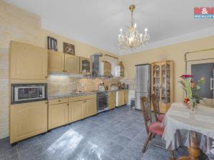 Prodej rodinného domu, Dubí - Pozorka, Tyršova, 370 m2