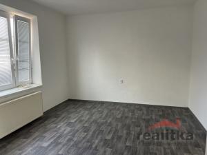 Prodej bytu 3+1, Krnov - Pod Bezručovým vrchem, Mánesova, 70 m2