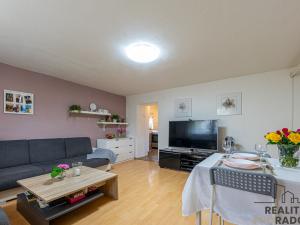 Prodej obchodního prostoru, Praha, Vačkářova, 216 m2