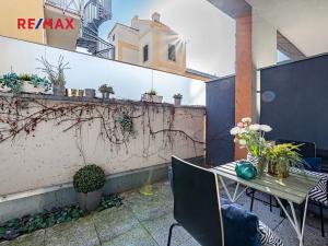 Pronájem bytu 1+kk, Praha - Vršovice, Petrohradská, 30 m2