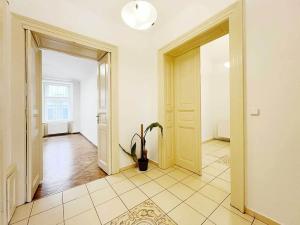 Pronájem bytu 4+1, Praha - Nové Město, V jámě, 120 m2