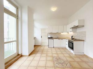 Pronájem bytu 4+1, Praha - Nové Město, V jámě, 120 m2