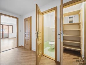 Pronájem bytu 2+kk, Pardubice, Pernerova, 60 m2