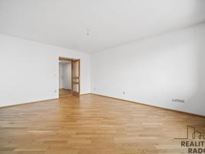 Pronájem bytu 2+kk, Pardubice, Pernerova, 60 m2