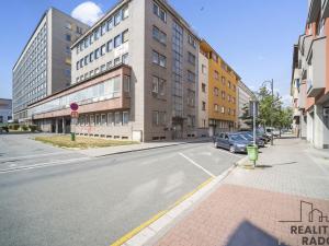 Pronájem bytu 2+kk, Pardubice, Pernerova, 60 m2