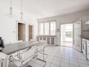 Prodej vily, Křižanov, Benešovo náměstí, 530 m2