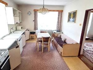 Prodej rodinného domu, Kalenice, 250 m2