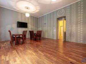 Pronájem kanceláře, Praha - Karlín, Březinova, 76 m2