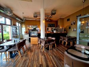 Pronájem restaurace, Praha - Kobylisy, Čumpelíkova, 82 m2