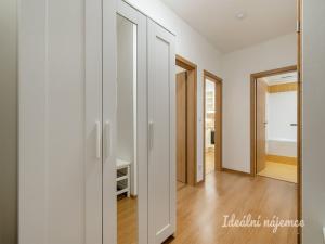 Pronájem bytu 2+kk, Praha - Hostivař, Fojtova, 52 m2