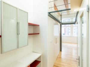 Pronájem bytu 1+1, Praha, Viktora Huga, 46 m2