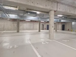 Pronájem garážového stání, Brno, Opuštěná, 13 m2