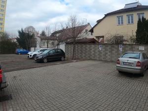 Pronájem garážového stání, České Budějovice, Lidická tř., 13 m2