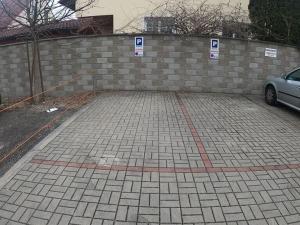 Pronájem garážového stání, České Budějovice, Lidická tř., 13 m2