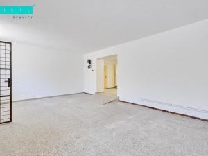Pronájem obchodního prostoru, Olomouc - Holice, Náves Svobody, 112 m2