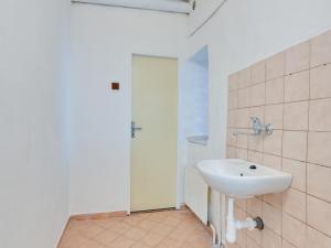 Pronájem obchodního prostoru, Olomouc - Holice, Náves Svobody, 112 m2