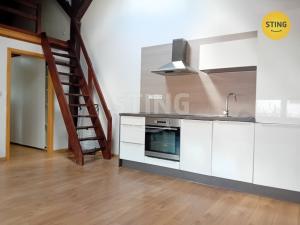 Pronájem atypického bytu, Žďár nad Sázavou, nám. Republiky, 40 m2