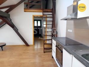 Pronájem atypického bytu, Žďár nad Sázavou, nám. Republiky, 40 m2