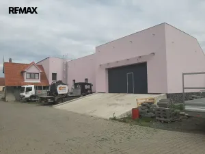 Pronájem obchodního prostoru, Měnín, 444 m2