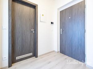 Pronájem bytu 1+kk, Praha - Kbely, Sedlářova, 34 m2