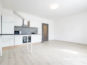 Pronájem bytu 1+kk, Praha - Kbely, Sedlářova, 34 m2