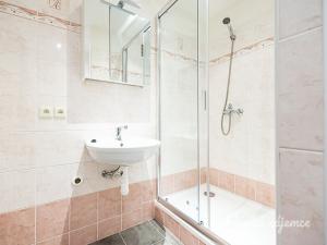 Pronájem bytu 2+kk, Praha - Střížkov, K lipám, 38 m2