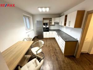 Pronájem bytu 2+1, Chvaletice, 9. května, 52 m2
