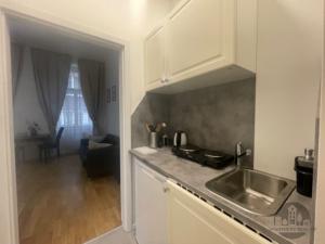 Pronájem bytu 1+kk, Praha - Nové Město, Štěpánská, 31 m2